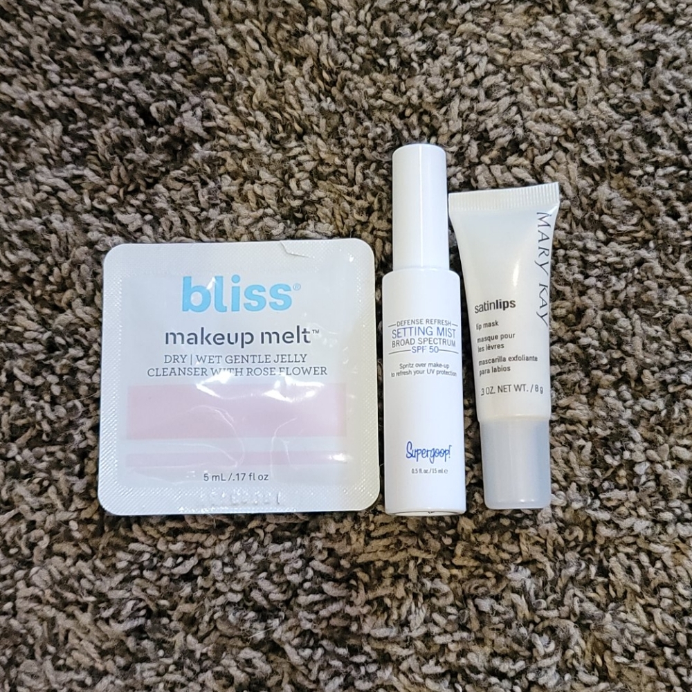 Lippie setting spray 5/$25
